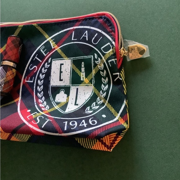 Estee Lauder New Makeup Bag w/Earrings & Lipstick - Picture 3 of 15